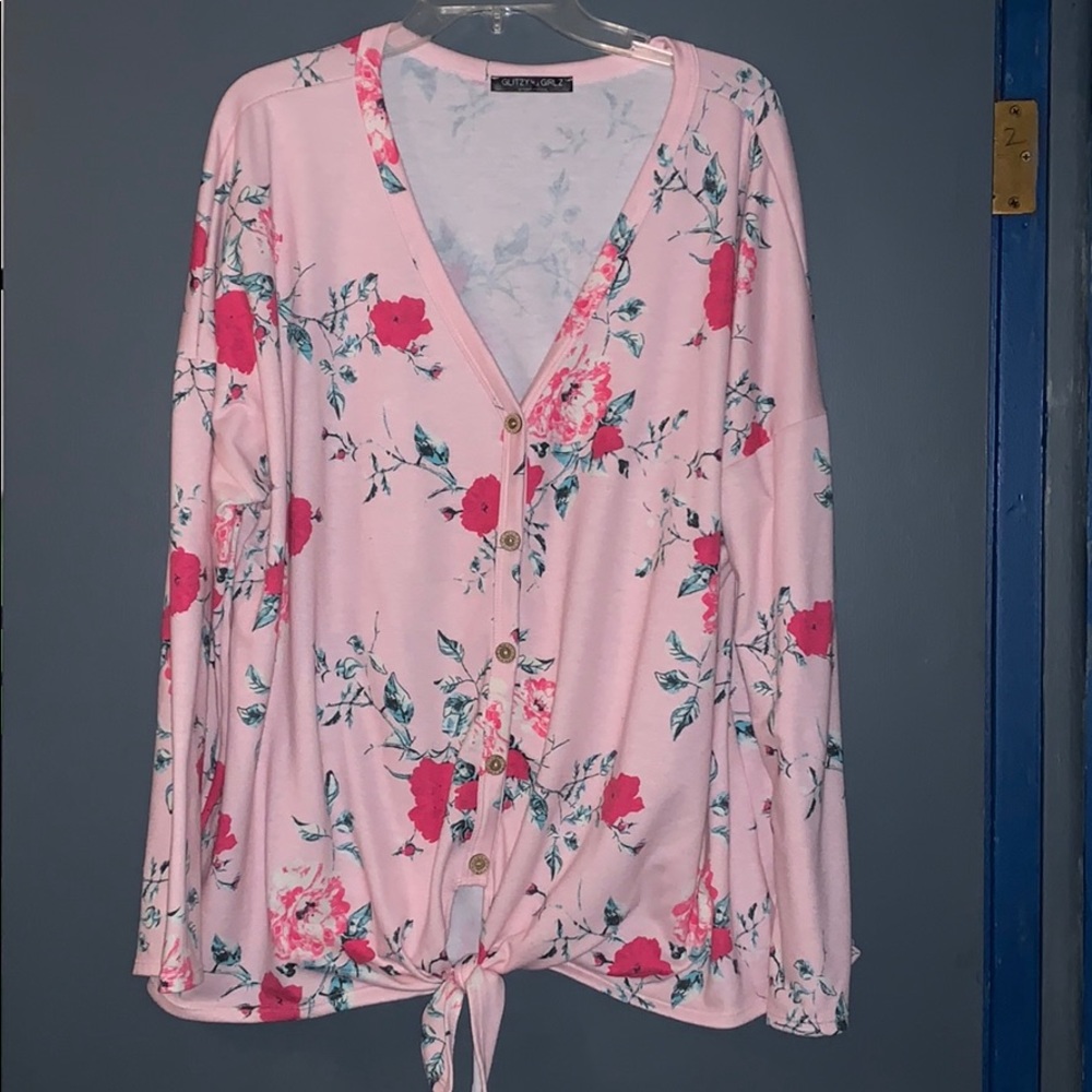 Soft, floral pink blouse 👚